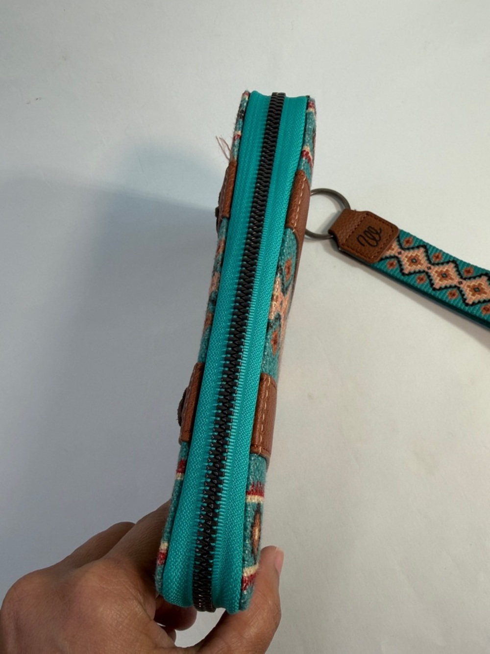 Wrangler Turquoise Embroidered Wallet with Brown Accents and Wristlet - Picture 4 of 6